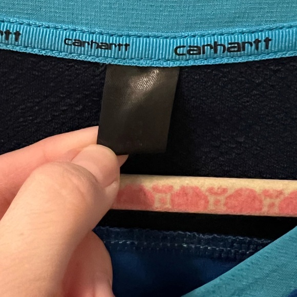 💥2/10$💥. Carhartt Scrub Top - Picture 2 of 3